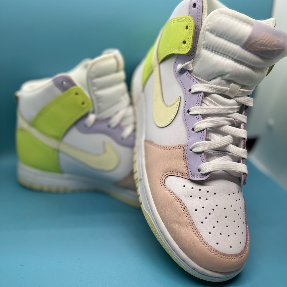 The Nike Dunk High Cashmere (W)
